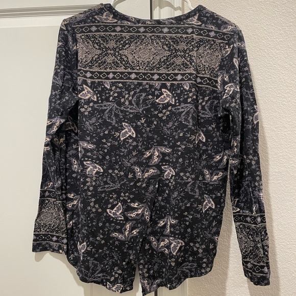 Lucky Brand V Neck split back long sleeve blouse cotton modal blend EUC - Picture 2 of 4